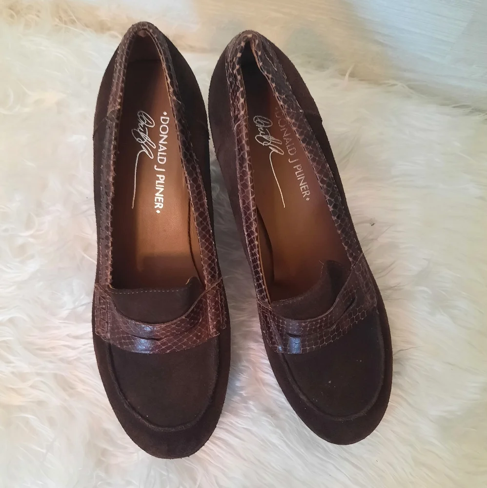 Donald J. Pliner Brown Suede Wedge Loafers size 7